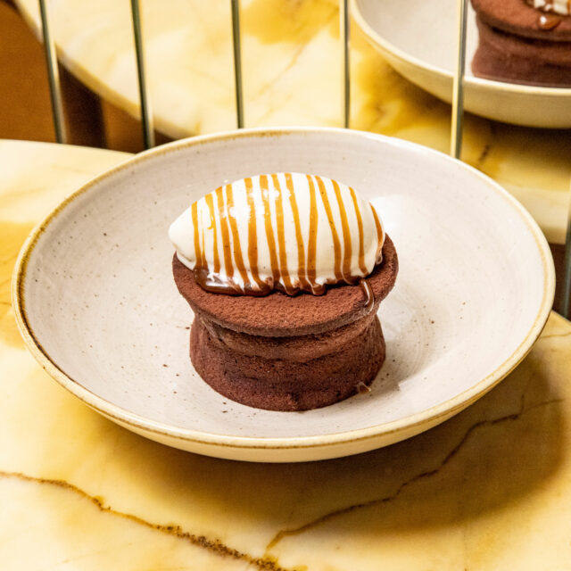 restaurant nolinski paris hotel etoiles luxe Biscuit coulant au chocolat